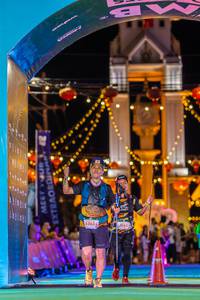 BIB: 000, 363, 183, 6000
                            <button type="button" onclick="openModal(21812708)" class="btn btn-primary btn-sm float-right btn-popup" data-toggle="modal" data-target=".modal-high-quality">
                        <i class="fas fa-shopping-cart"></i> Add to Cart
                    </button>
                                            <button type="button" onclick="isThisMe(21812708, true)" class="btn btn-success btn-sm float-right btn-popup btn-isme hidden" data-toggle="tooltip" data-placement="bottom" title="นี่คือรูปของคุณใช่ไหม คลิกที่นี่เพื่อเอาเข้าอัลบั้ม">
                        <i class="fas fa-plus"></i> Add to album
                    </button>
                    <button type="button" onclick="isThisMe(21812708, false)" class="btn btn-warning btn-sm float-right btn-popup btn-isnotme hidden">
                        <i class="fas fa-ban"></i> Remove from album
                    </button>